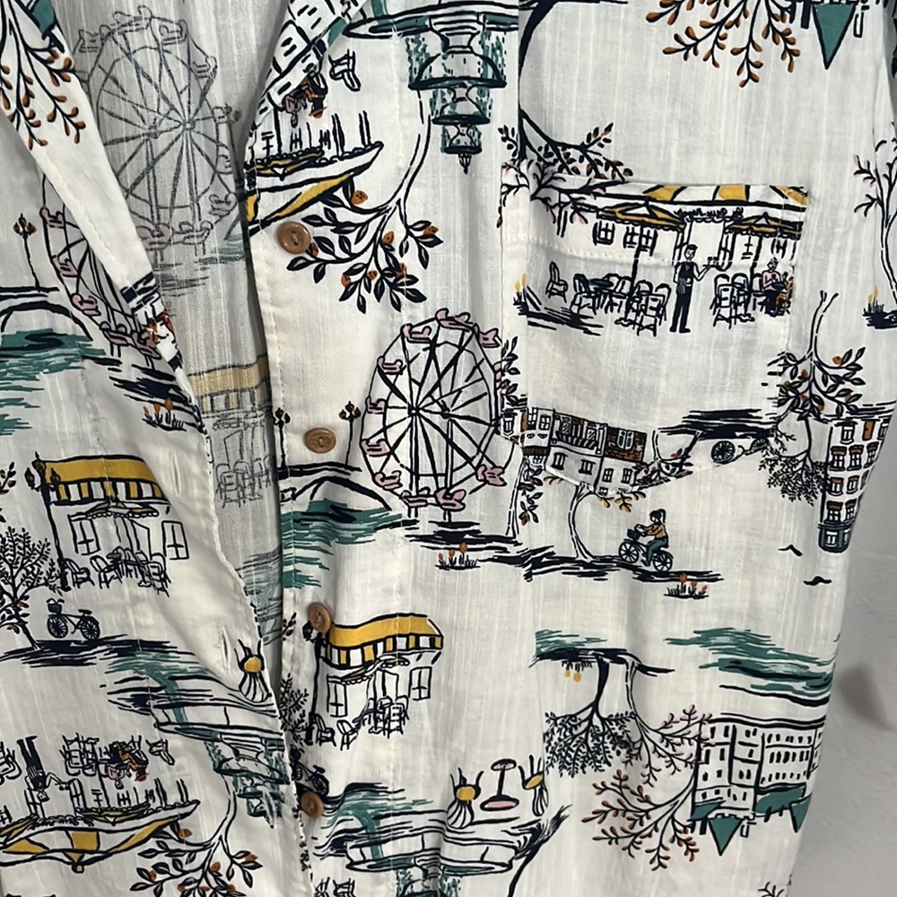 Old Navy small print tie blouse with buttons - Picture 3 of 5